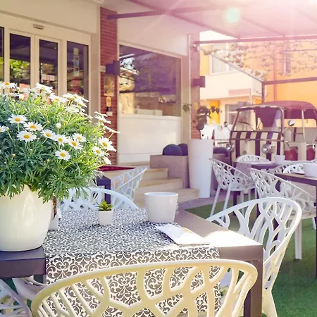 Отель Benaco ***s 3*