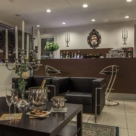 Отель Benaco ***s