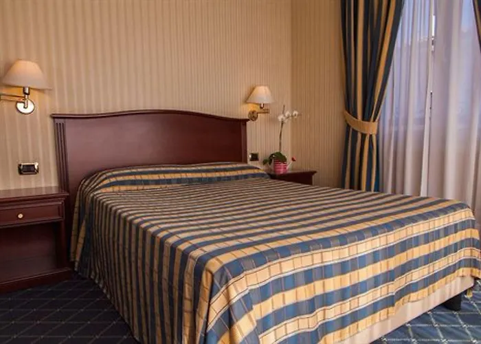 Szálloda Benaco ***s Garda