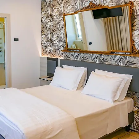 Otel Benaco ***s 3*