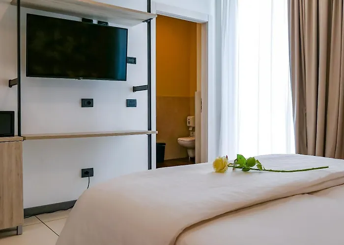 Hotell Benaco ***s