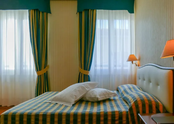 Hotell Benaco ***s 3*