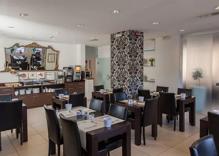 Benaco ***s Hotell