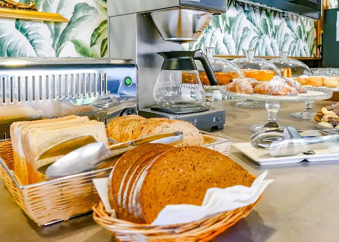 Benaco ***s מלון 3*